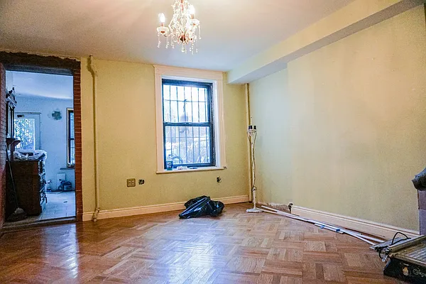 Rented by Delta Commercial Real Estate | media 18