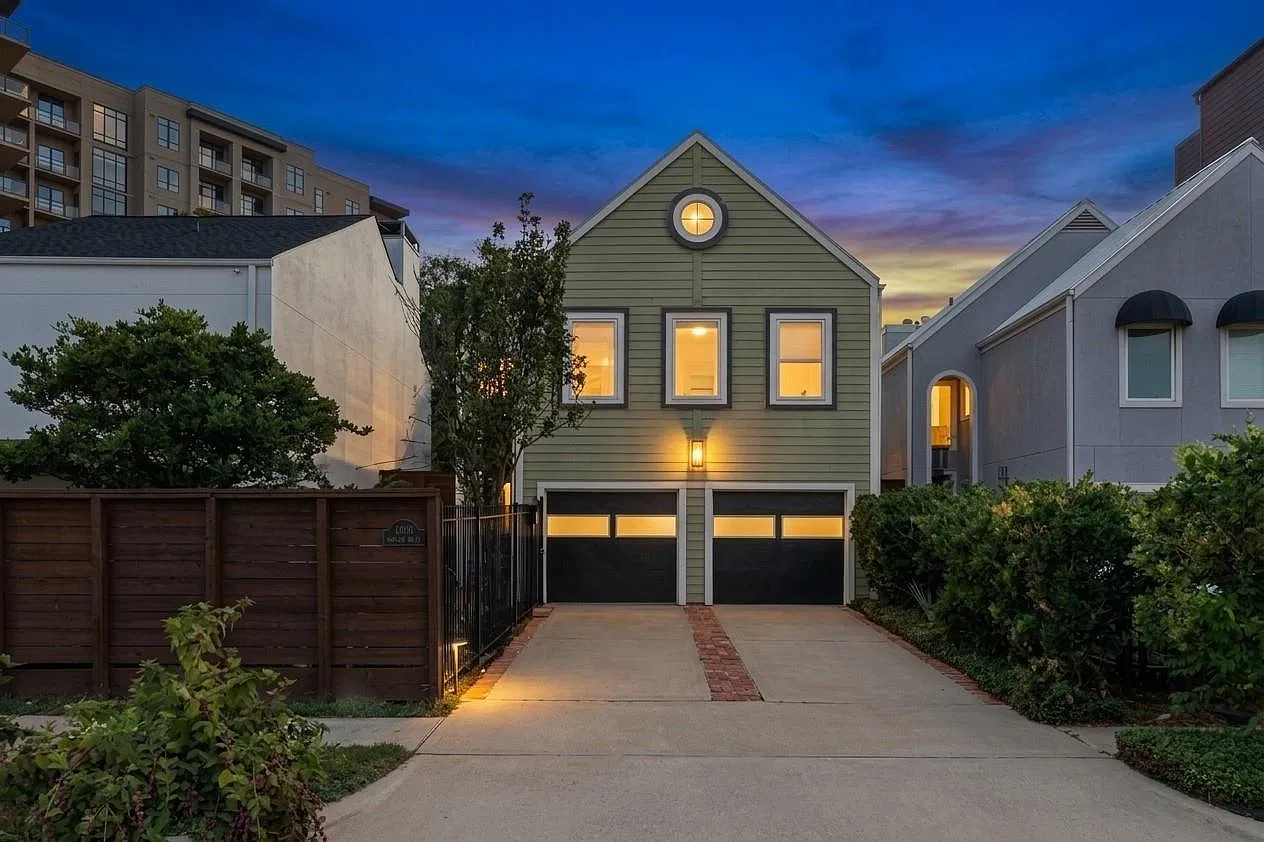 3 bed, 2.5 bath, 2310 sqft, $3,600 — Photo 1
