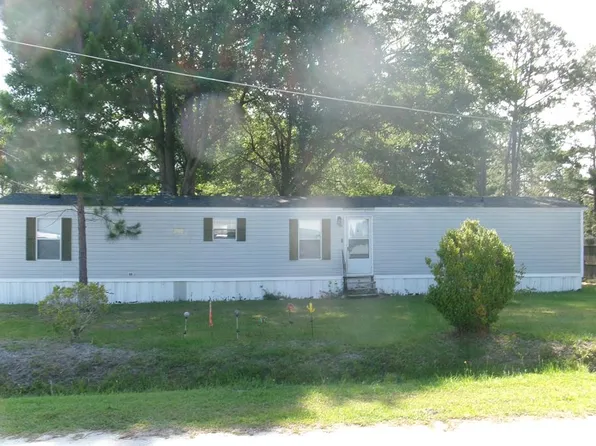 703 Briarcliff Dr, Nashville, GA 31639