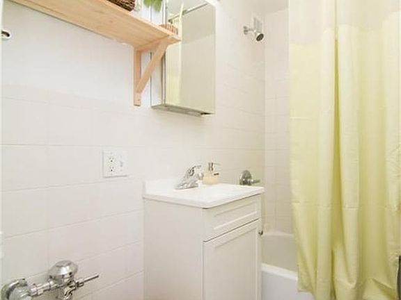 5th image of 312-320 W 23rd St APT 1C