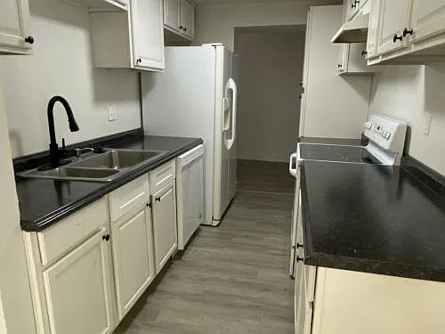 2 bed, 816 sqft, $1,450 — Photo 3