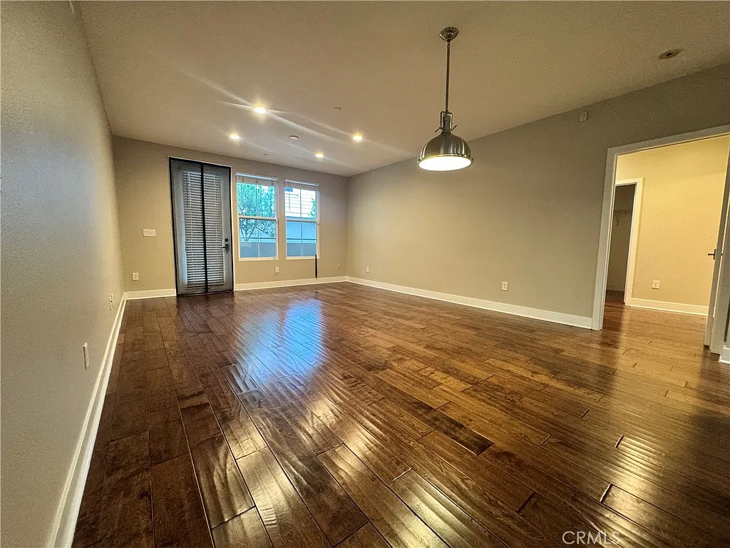 2349 Jefferson St — Photo 2