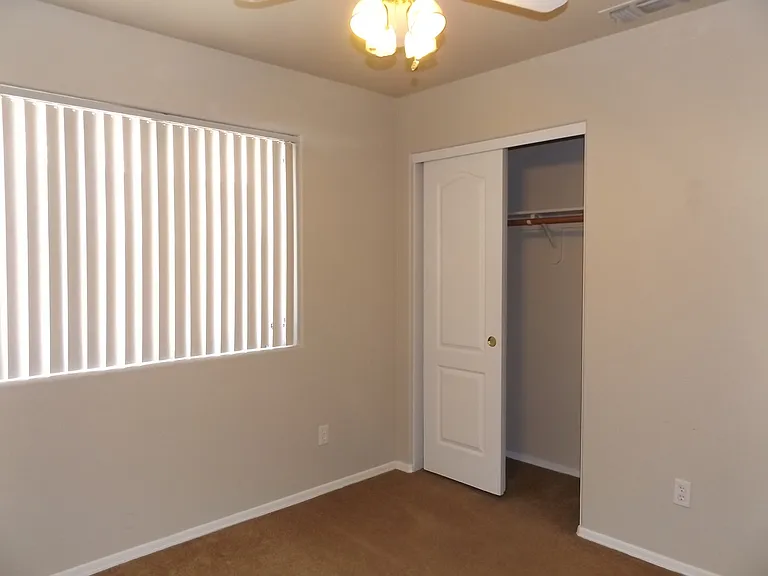 116 W Del Rio St — Photo 18
