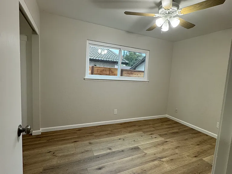 912 Civic Center Dr #2 — Photo 11