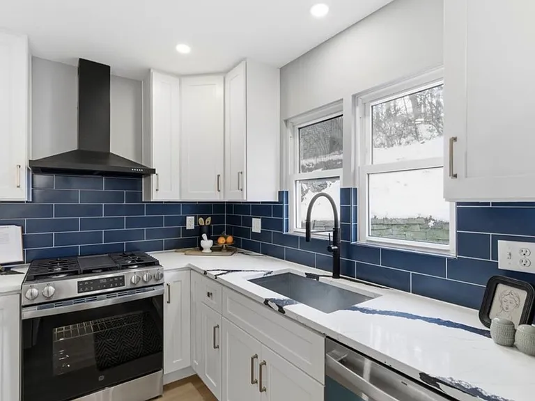 118 Bailey Ave — Photo 5