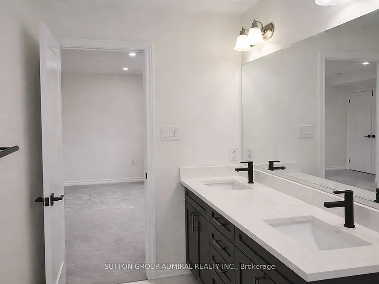 65 Barkerville Dr — Photo 32