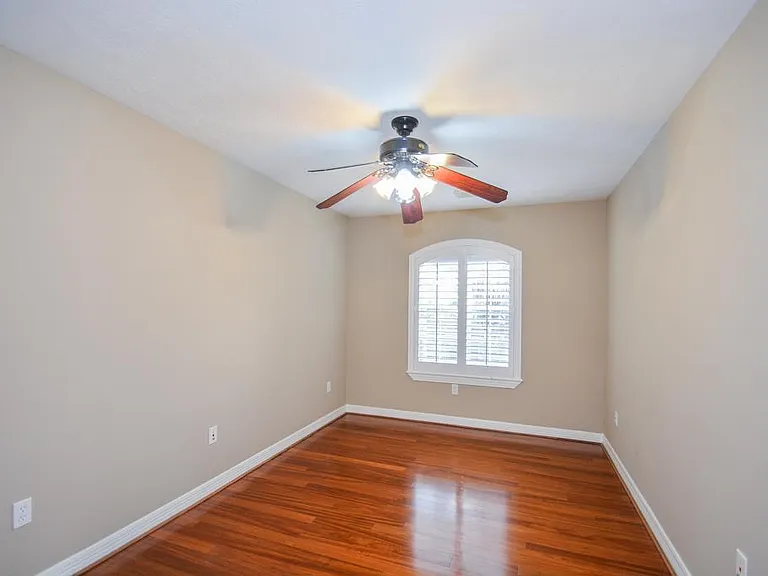2326 Walnut Bend Ln — Photo 25