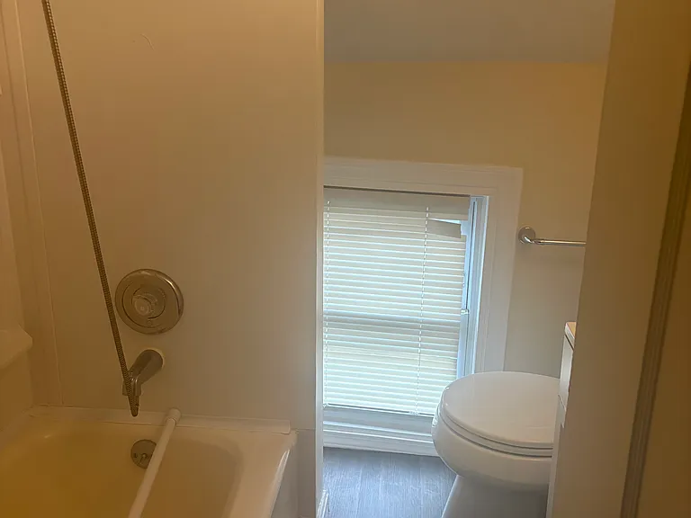 216 Elmwood Ave #B — Photo 6