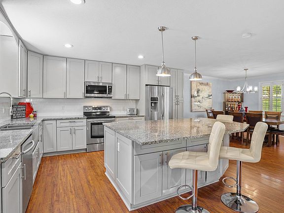 5th image of 3745 Suffolk Dr