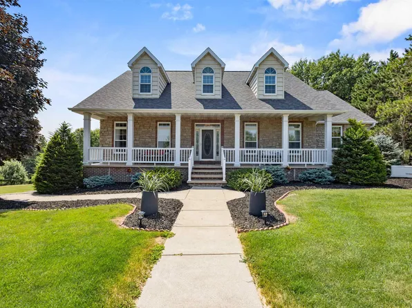 N3224 Feather Ridge Dr, Appleton, WI 54913