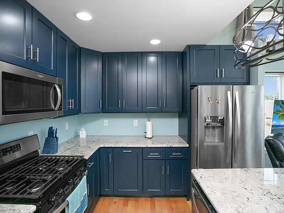 4th image of 70185 Beach Dr