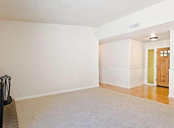 3rd image of 1536 Valecroft Ave