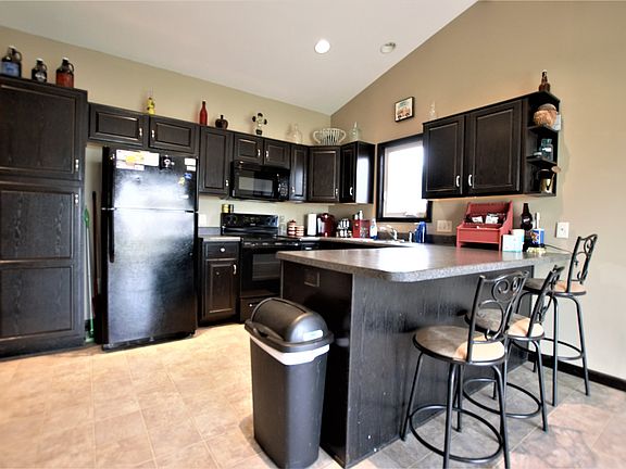 5th image of 406 Bison Blvd