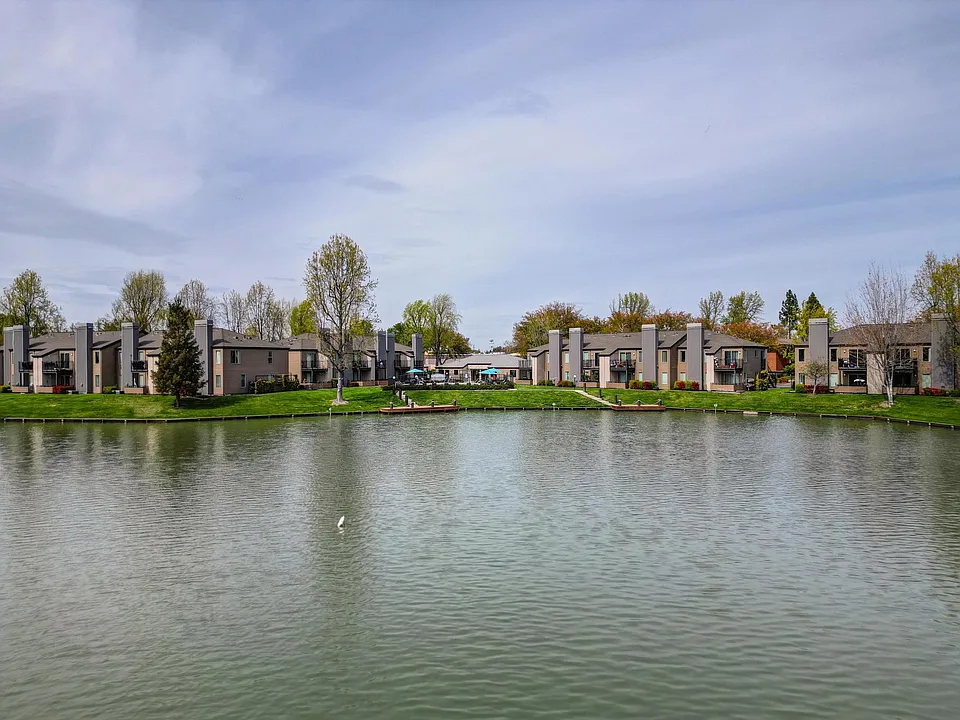 Lakeview Village