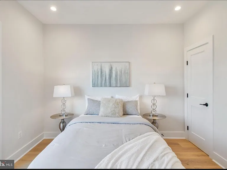 1722 W Virginia Ave NE #3A — Photo 6