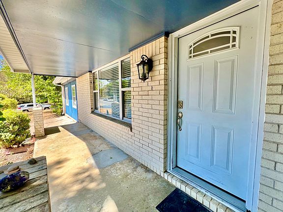 4th image of 3500 Loyola Ln
