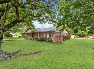 601 S Jackson St, Wolfe City, TX 75496