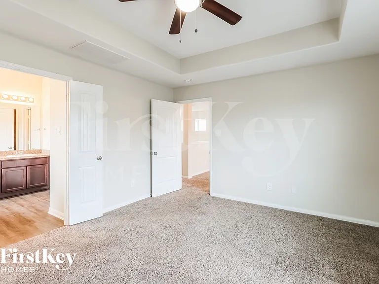 15141 Meadow Gln S — Photo 13