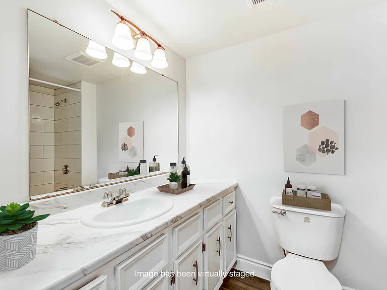82 Delaware Ave — Photo 22