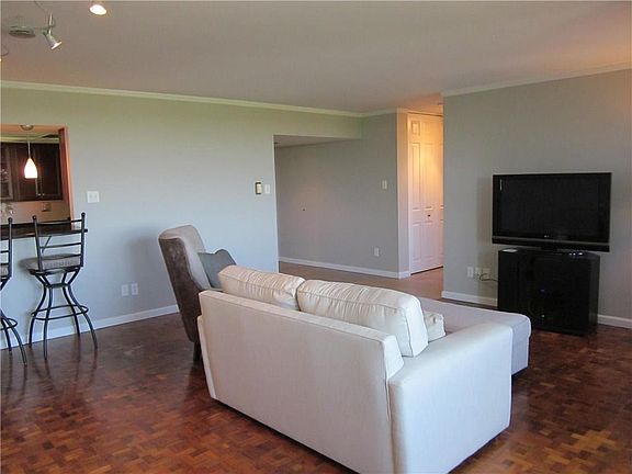 5th image of 4000 N Meridian St APT 2A
