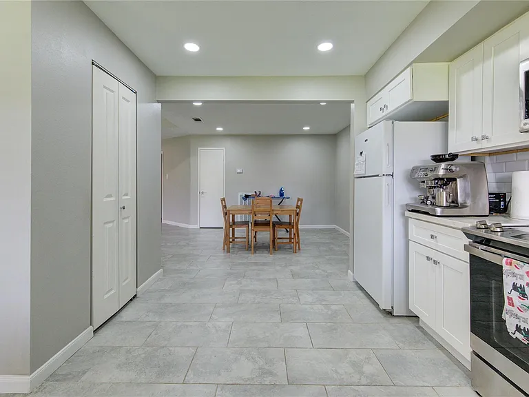 3046 Wagon Trail Dr — Photo 20