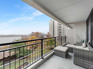 2 Horizon Rd APT 625, Fort Lee, NJ 07024