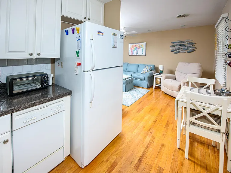 7 S Franklin Ave #7 — Photo 9