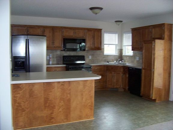 4th image of 743 Park Ave