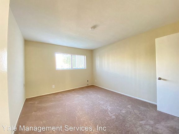 4th image of 5637 Hazeltine Ave #121