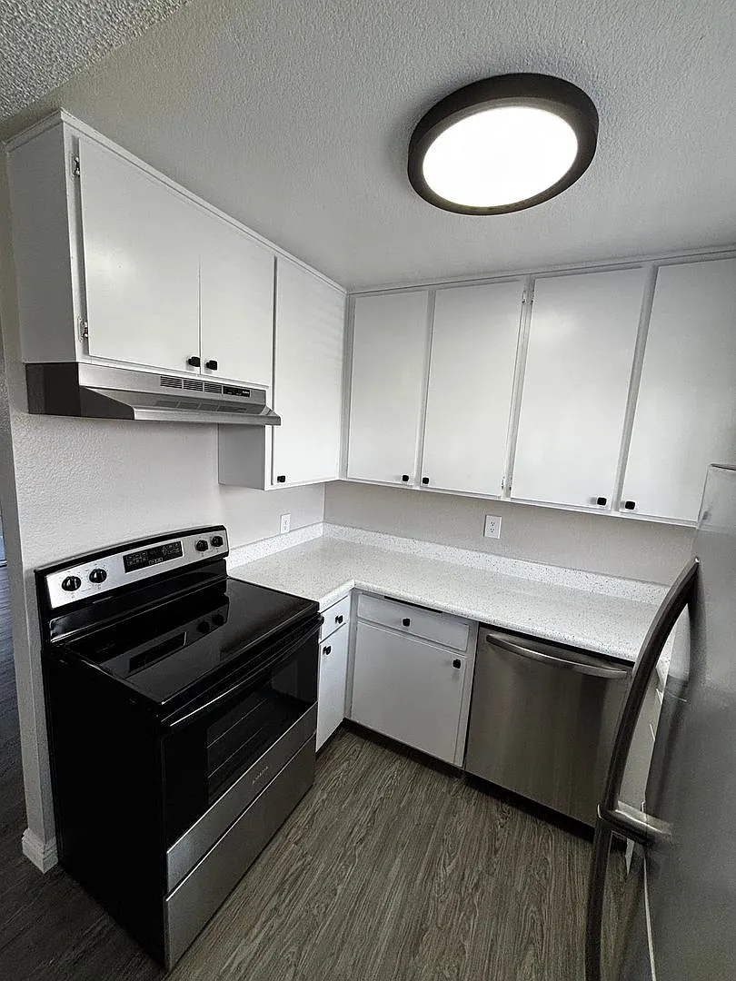 Circle City Apartments — Photo 4