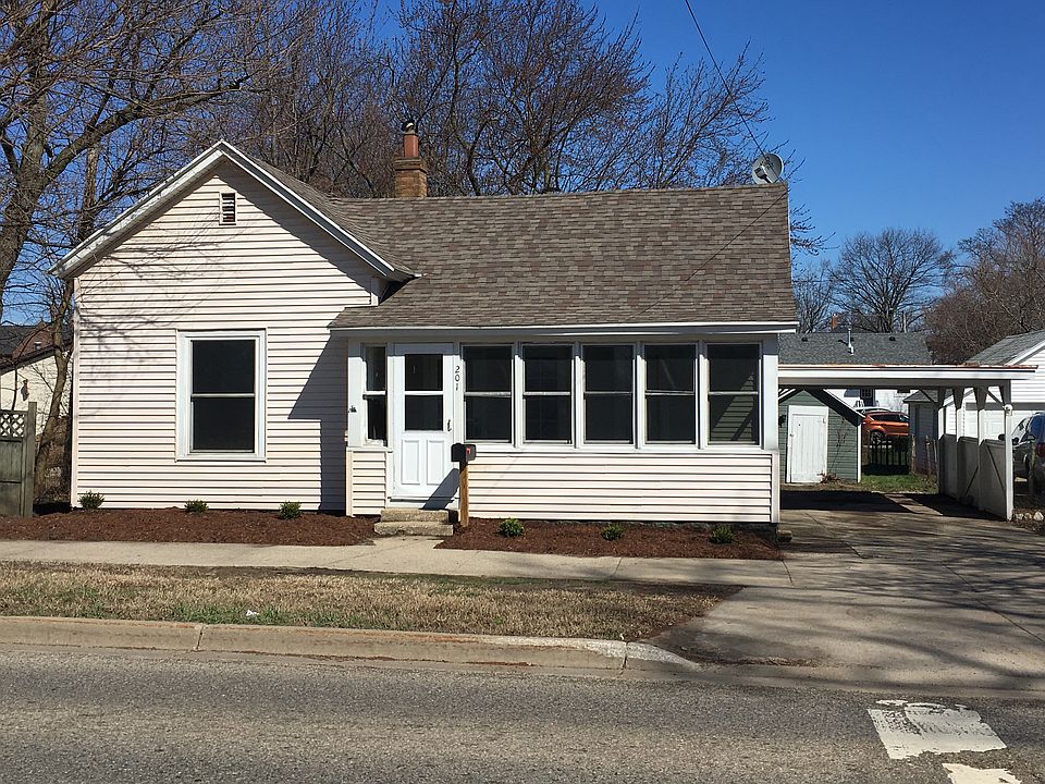 Front street view 