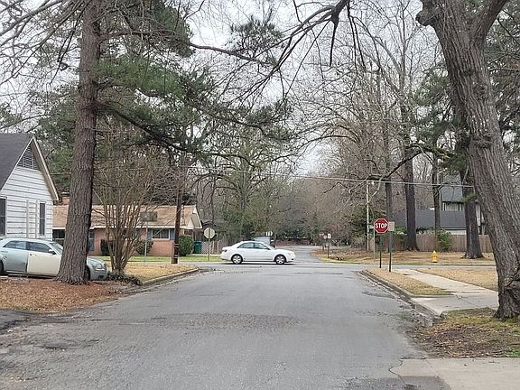 4th image of 1212 W 33rd Ave