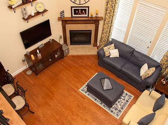 4th image of 2940 Sicily Way