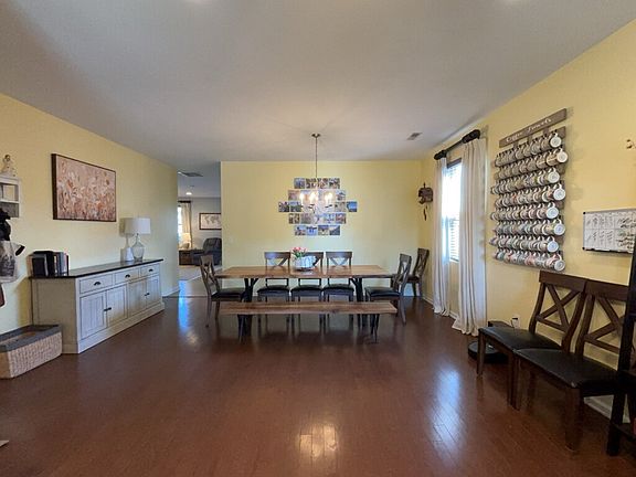 4th image of 9675 Godwin St