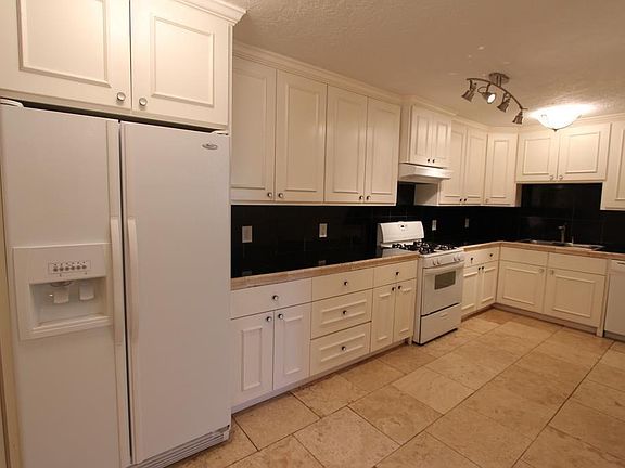 4th image of 6534 Sivley St