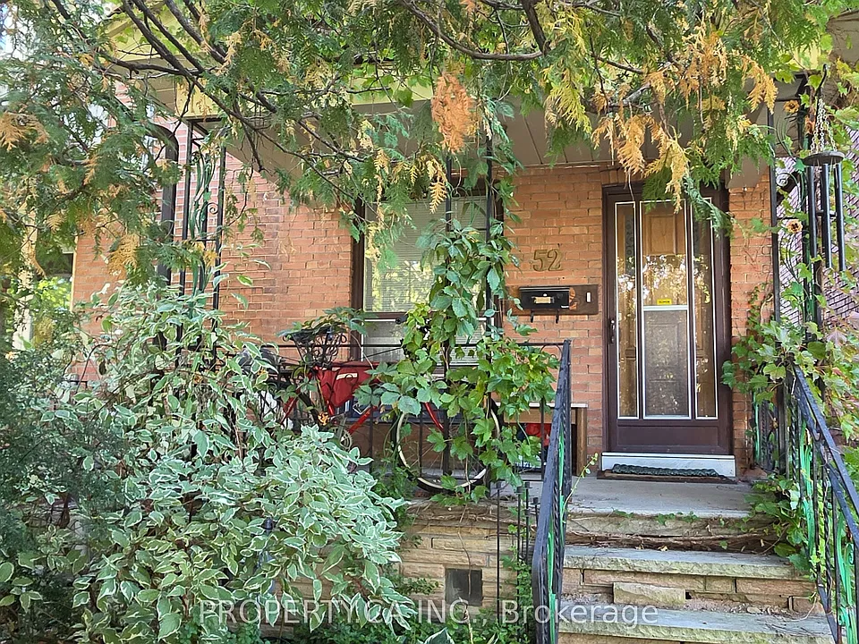 52 Earlscourt Ave