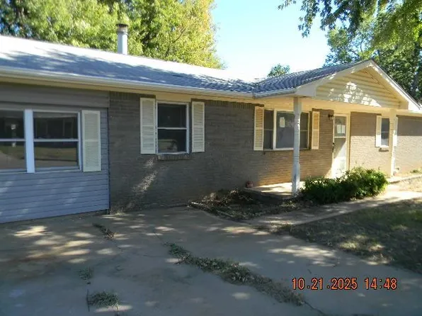 1608 N 12th St, Perry, OK 73077