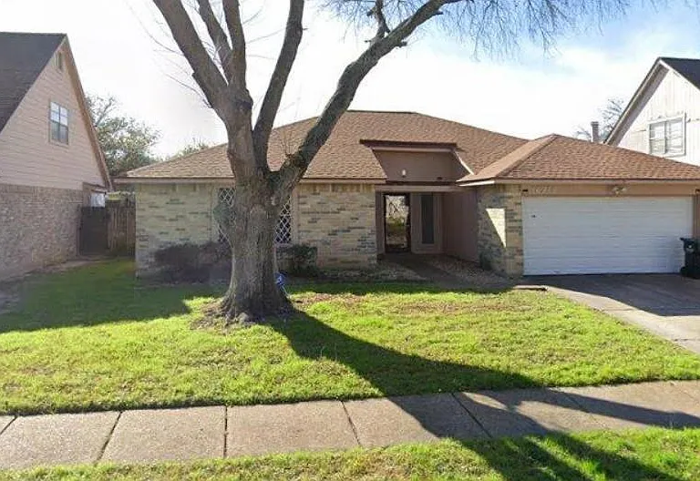 16719 Sky Blue Ln — Photo 1