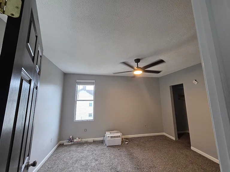 1713 S Canal St — Photo 11