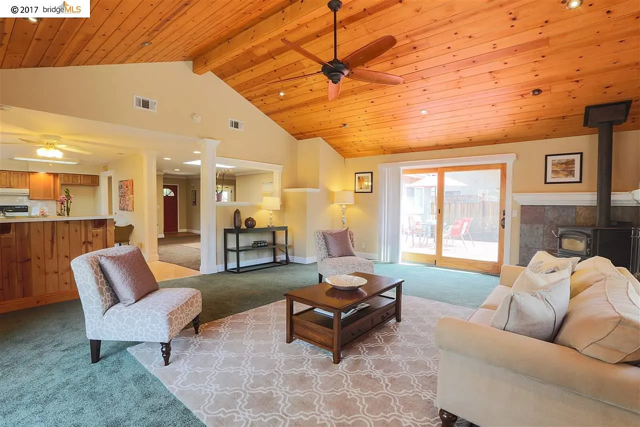 28 Foxcroft Pl photo 1