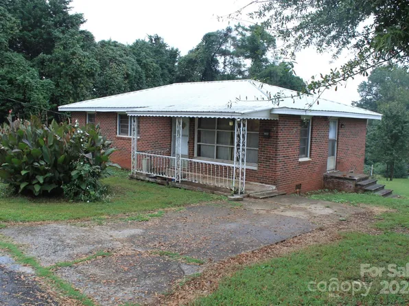 238 Rollins St, Forest City, NC 28043