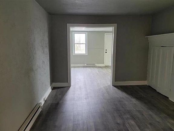3rd image of 843 Jackson St