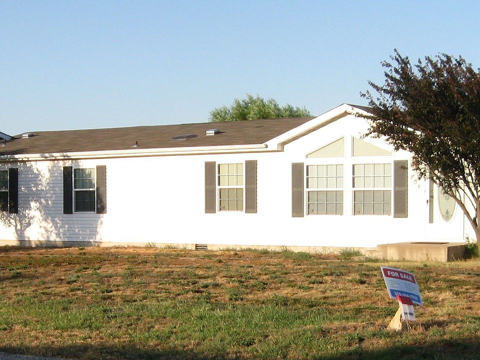 Front yard view
