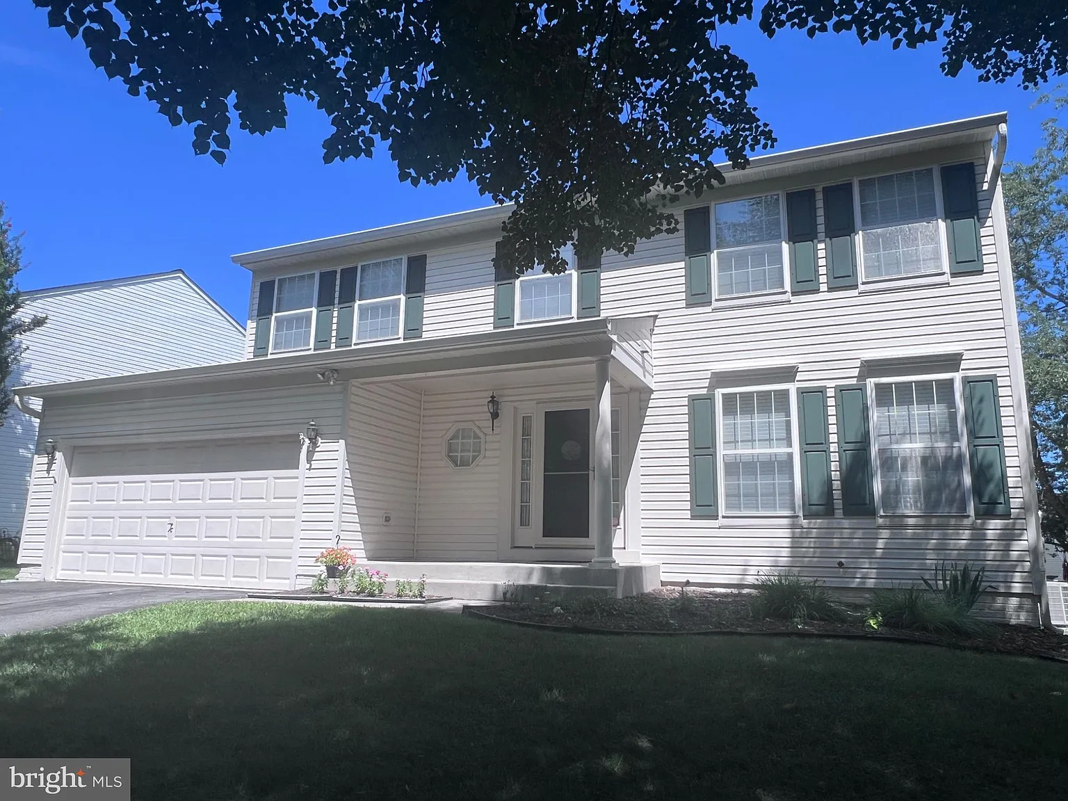 4 bed, 4.0 bath, 2802 sqft, $3,700 — Photo 2