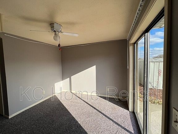 5th image of 443 Lee Dr