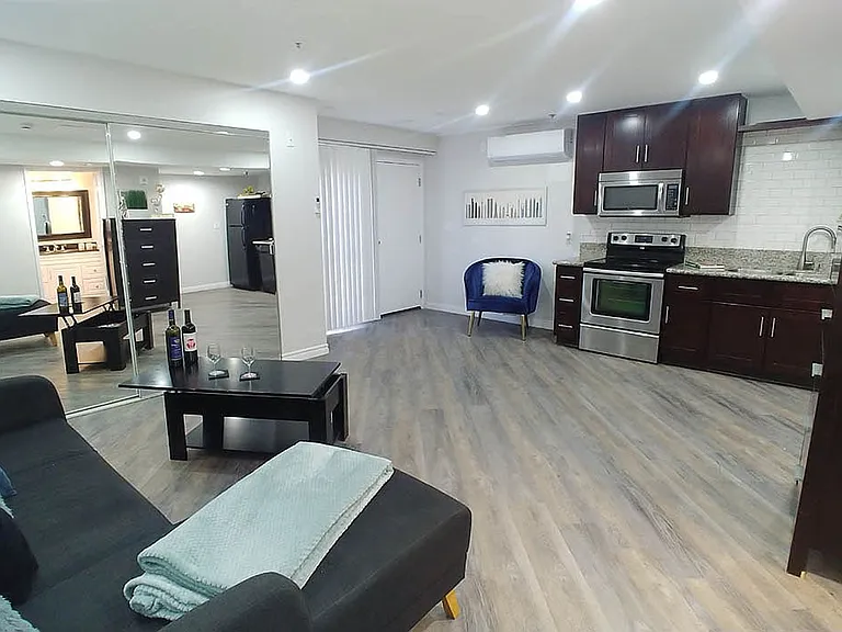 Villa De Adel Apts — Photo 31