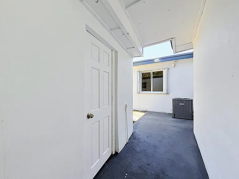 10235 SW 177th St — Photo 37