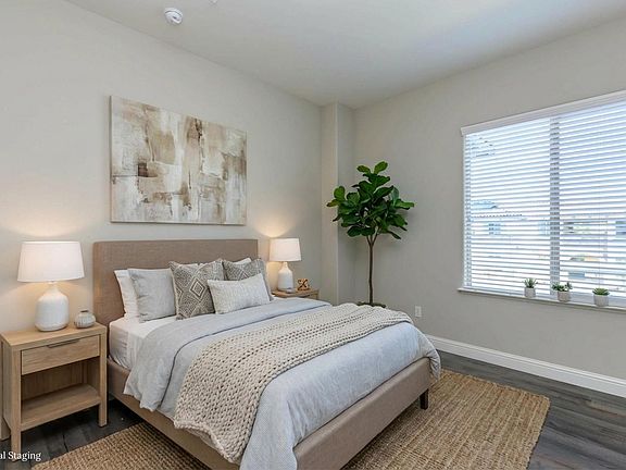 3rd image of 1161 E Shepherd Ave #94