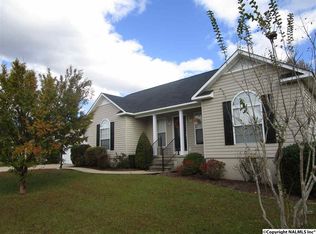 24 Rachel Ln, Hokes Bluff, AL 35903