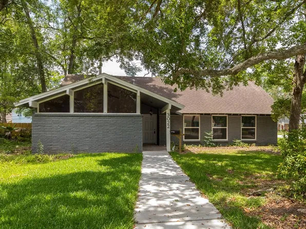 3022 Sherwood Oaks St, Dickinson, TX 77539